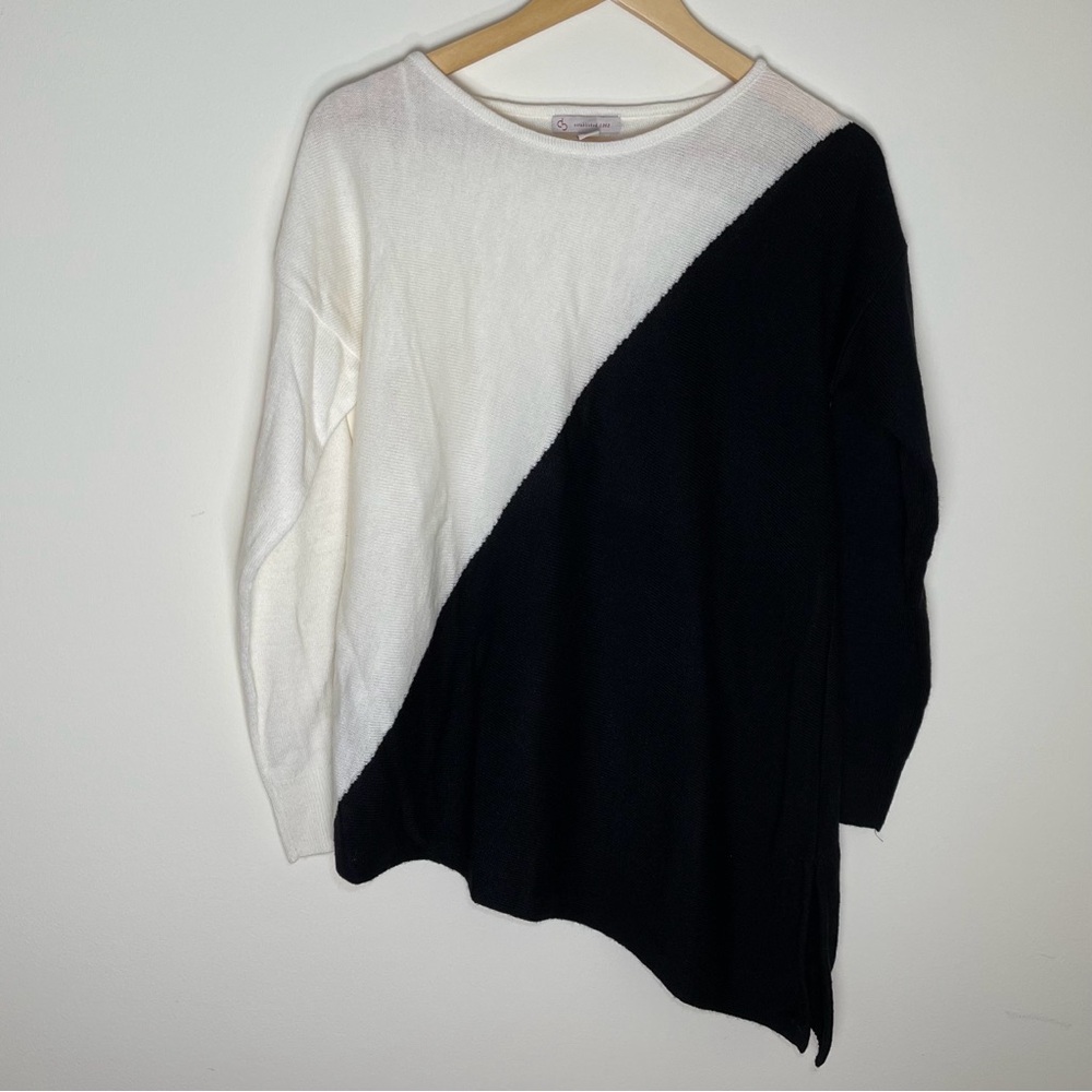 Dressbarn | Black & White Colorblock Asymmetrical Hem Sweater | PXL